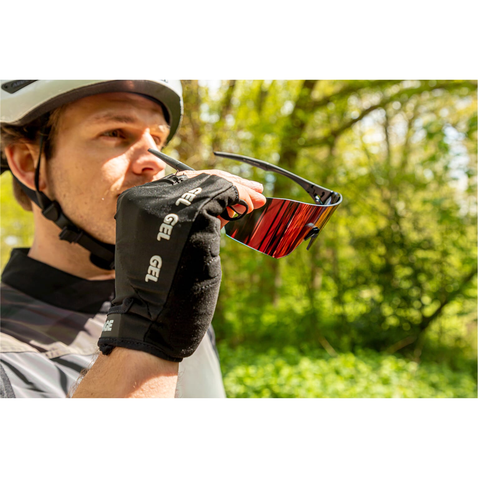 Tifosi Bril Railmat zwart helderrood fototec (L XL)