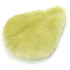Zadeldek schapenvacht Een kwal. univ.naturel (superbeige)
