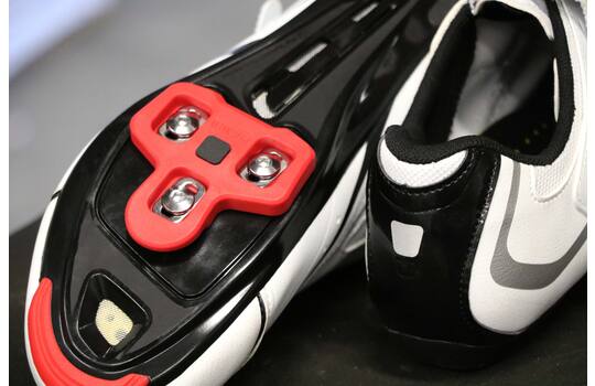 Trivio - schoenplaatjes look delta 6° anti-slip rood