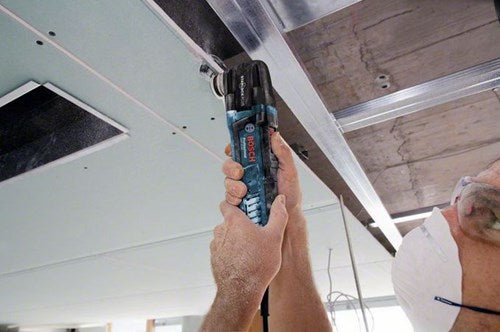 Bosch blauw omt gop 30-28+ac (schuurplateau avz78 rt2,segmentblad acz 85 rt3 acz 85 eb, schuurplateau avz 93 g, invalzaagblad aiz 32 apb aii 65 apb aii 65 bspb paiz 32 apb paii 65 apb aiz 32 epc, 2 x set schuurbladen (korrel 2x80 korrel 2x120 korrel 1x240