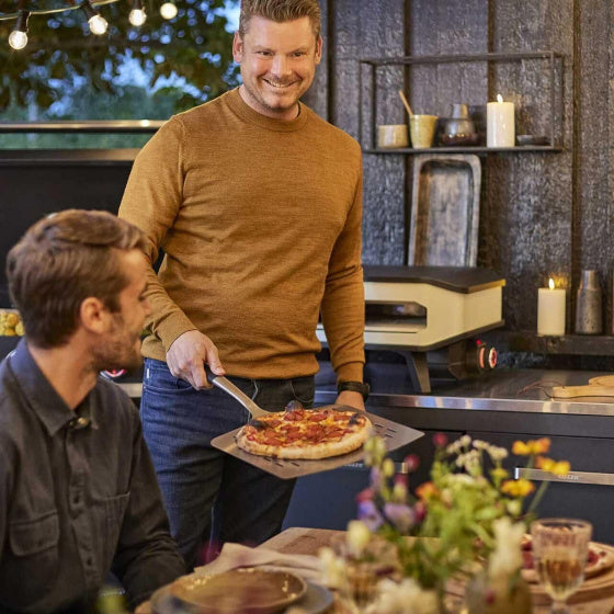 Pizzaschep met gaatjes Aluminium 66 cm zilver zwart