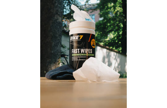 Bike7 - pot de lingettes rapides avec 70 lingettes, y compris un chiffon de nettoyage en microfibre