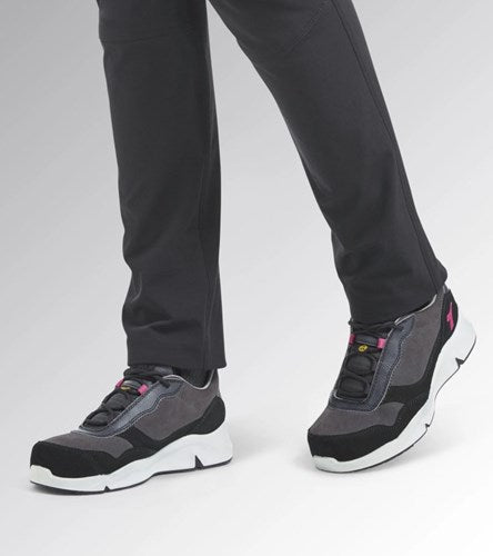 Diadora werkschoen athena laag 179902 s3l d0458 | nine iron raspberry (d0458) | maat 38 - 8053607443482