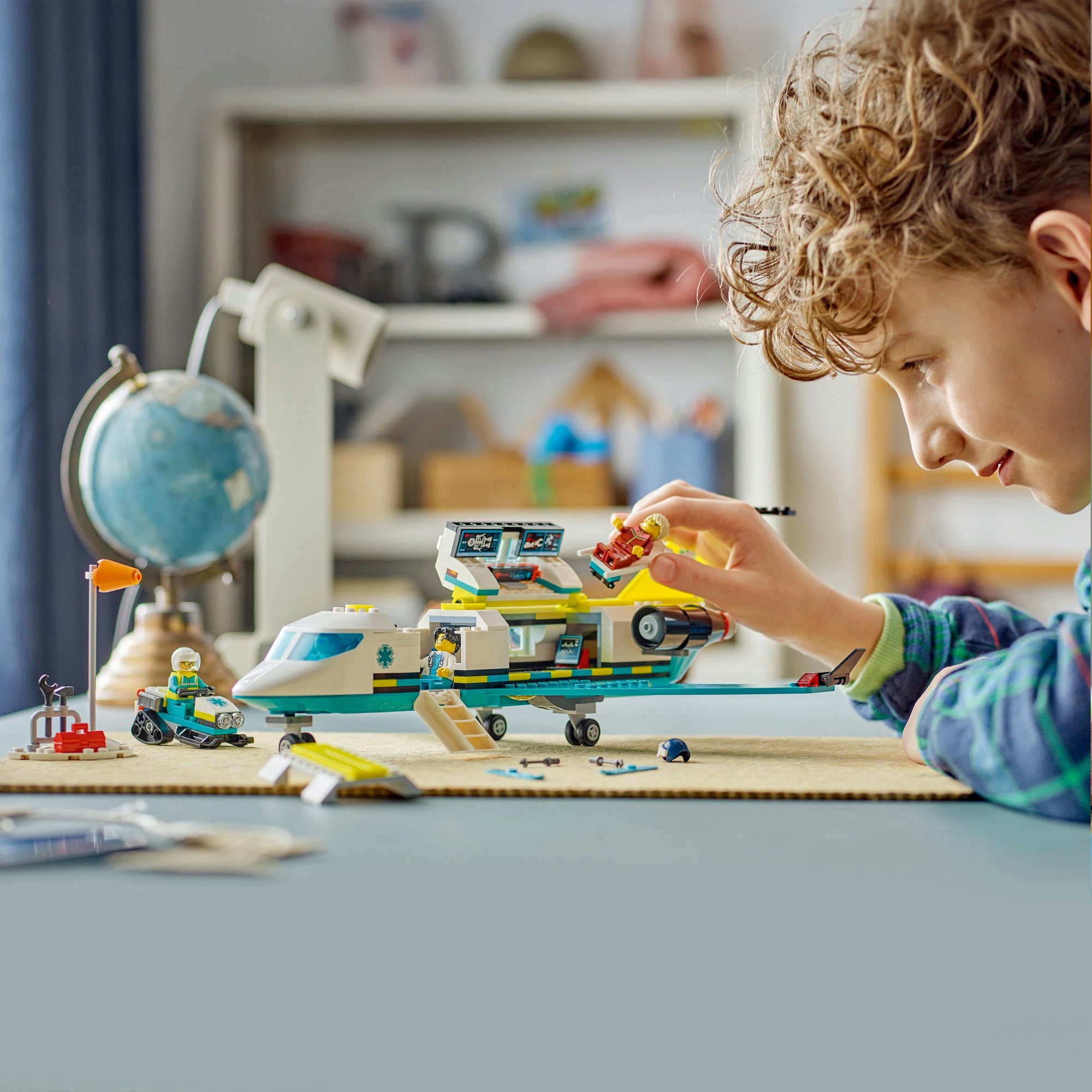 Lego 60465 grote stadsvoertuigen ambulancevliegtuig