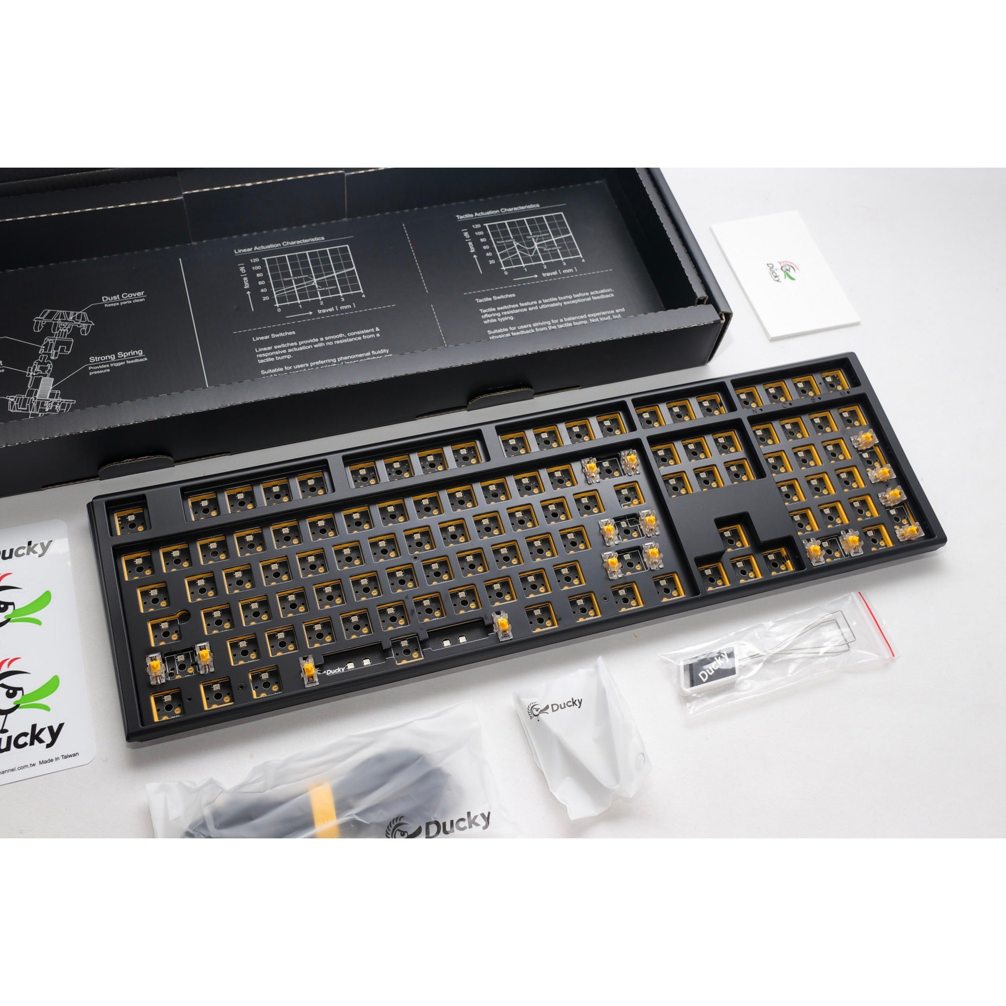 Ducky one 3 ansi layout barebone, toetsenbord (zwart zwart, us lay-out, rgb leds, hot swap, barebone)