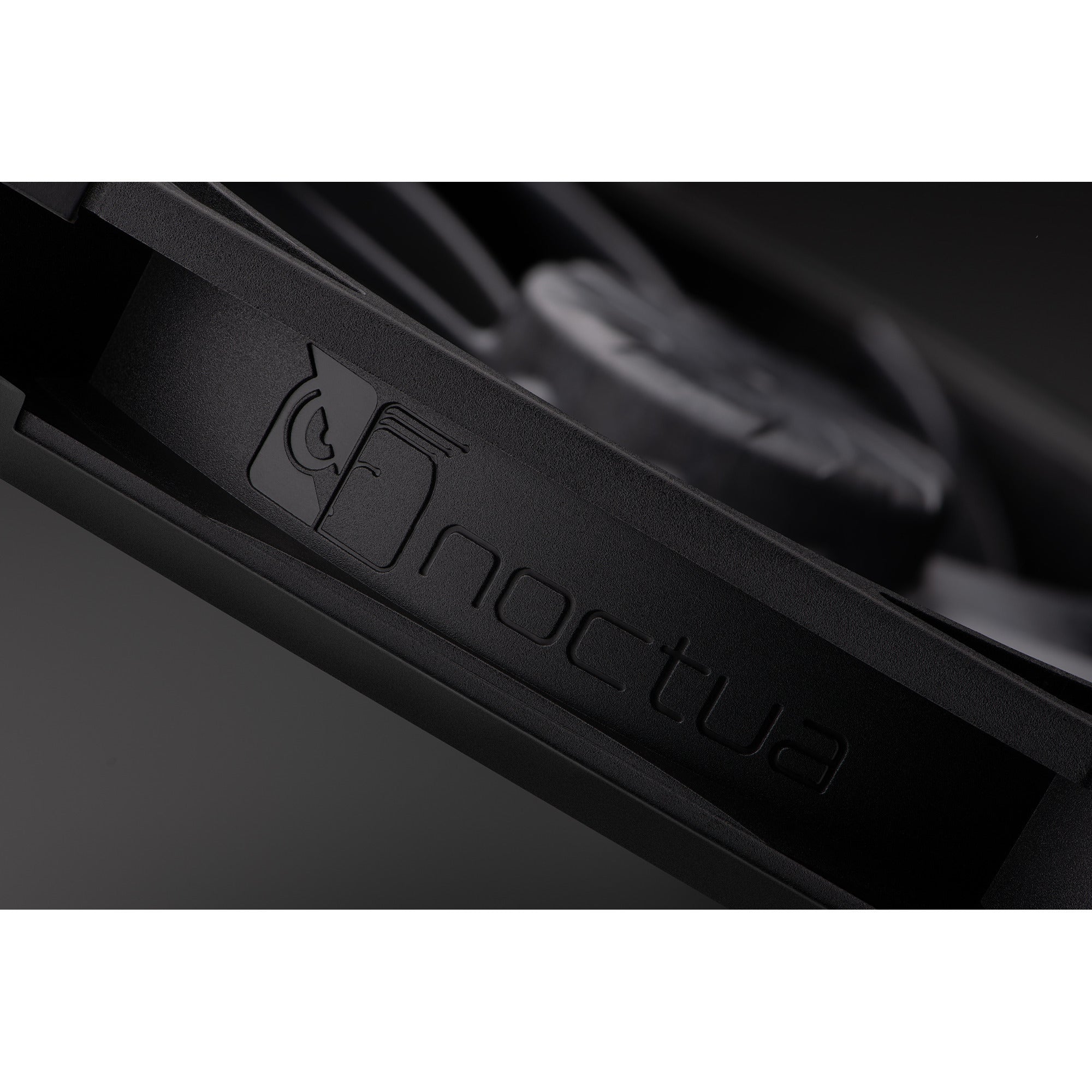 Noctua nf-a14x25 g2 pwm chromax.black case fan (zwart, 140 x 140 x 25 mm)