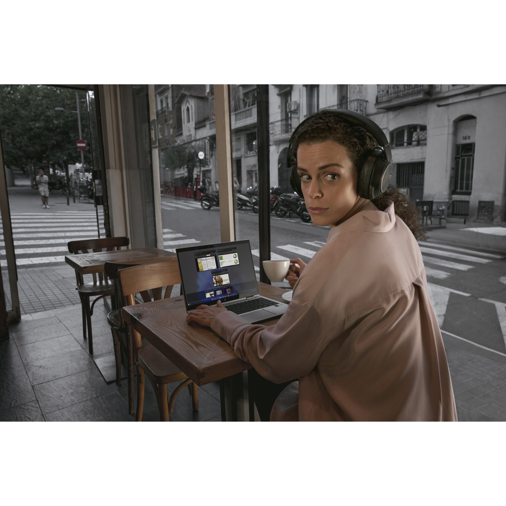 Hp elitebook 8 g1i (ad3t7et) 16 copilot+ laptop (zilver | core ultra 7 258v | intel arc graphics | 32 gb | 1 tb ssd)