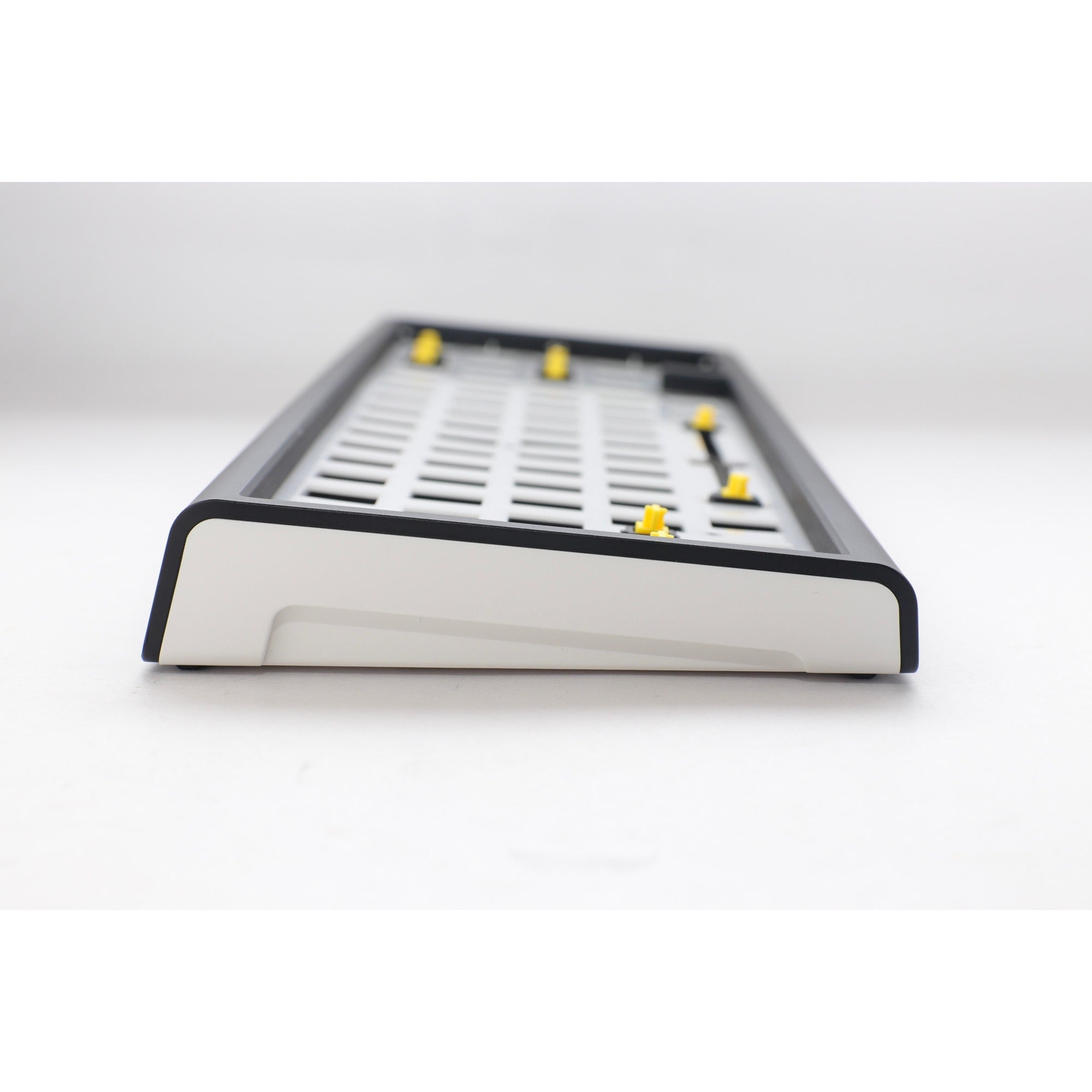 Ducky projectd tinker 65 met qmk via, toetsenbord (zwart wit, us lay-out, barebone. rgb led, hot-swappable, gasket mount, 65%)