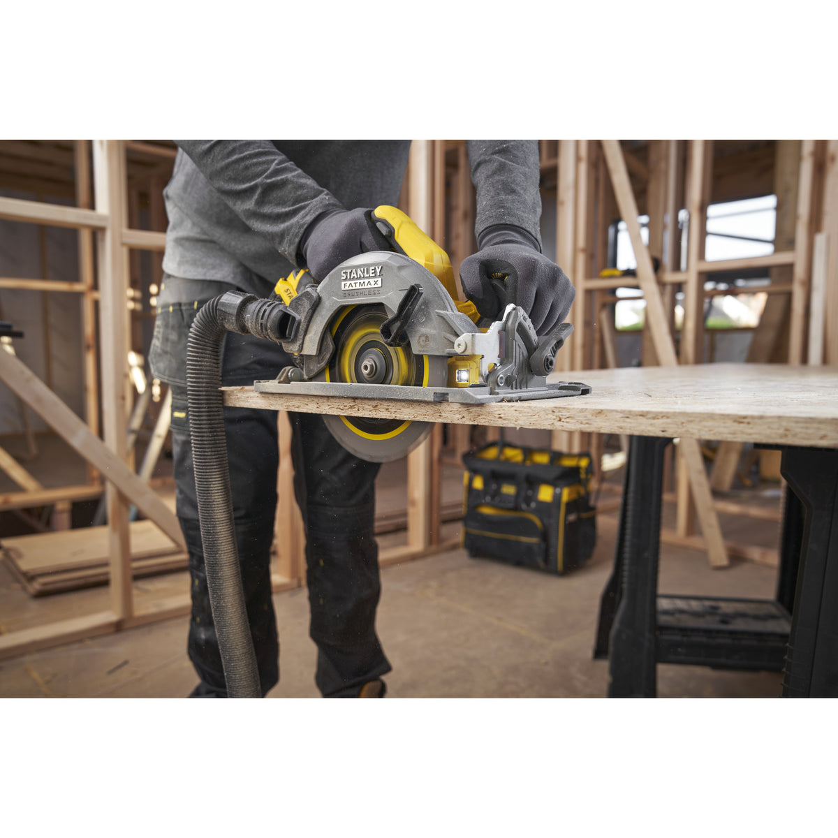 Stanley fatmax v20 18v cirkelzaag 190mm handcirkelzaag (zwart geel, accu en oplader inbegrepen, met koffer)