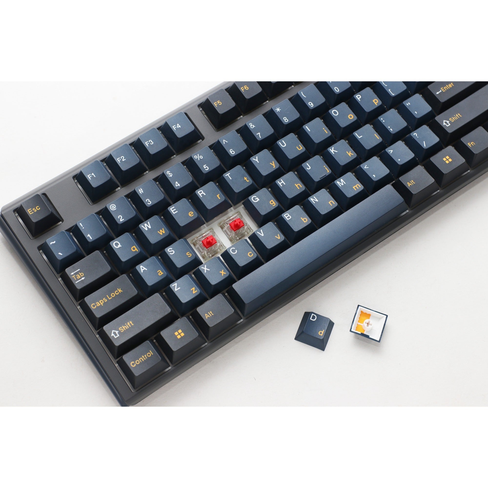 Ducky one 3 pro, gaming toetsenbord (zwart, us lay-out, cherry mx2a red, rgb led, double-shot pbt, quack mechanics, hot swap)