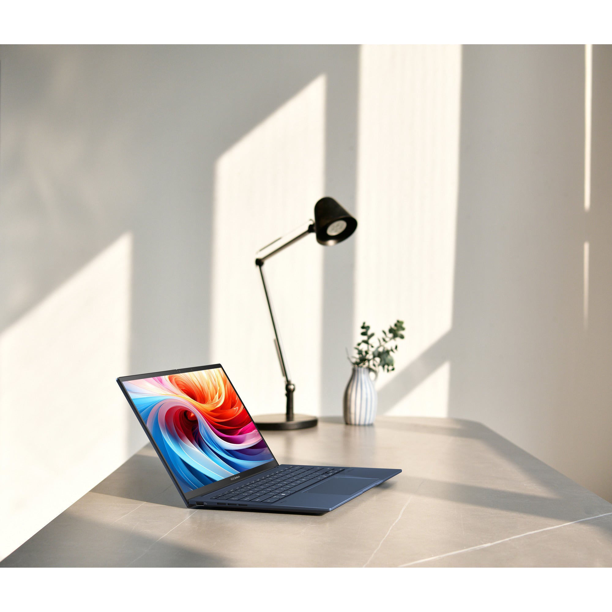 Asus zenbook 14 oled ux3405ca-qlnad7w 14 laptop (blauw | core ultra 9 285h | arc 140t | 32 gb | 1 tb ssd)