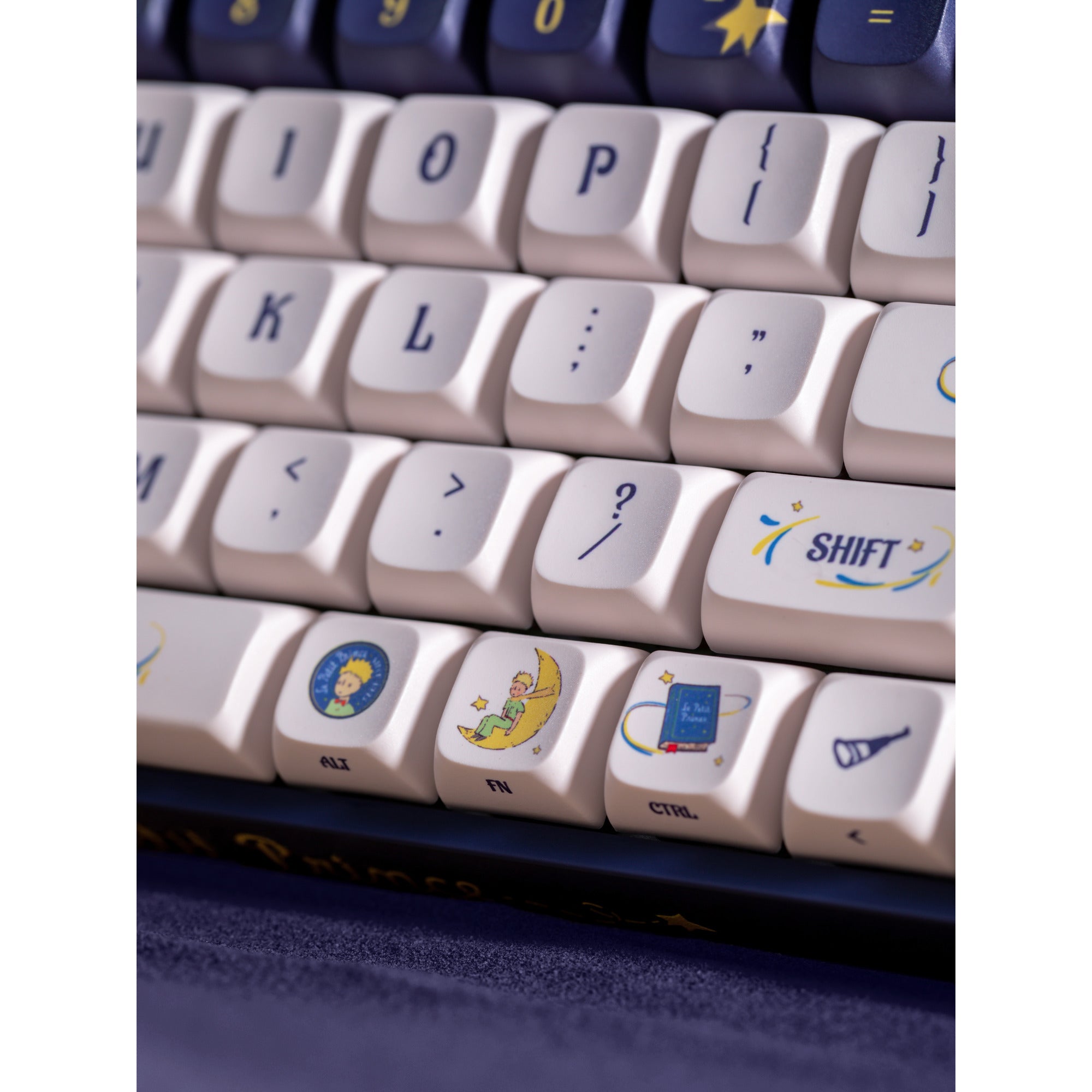 Iqunix f97 starry tryst rgb mechanisch gaming toetsenbord (donkerblauw, us lay-out (qwerty), iqunix little prince, 96%, rgb leds, hot-swappable, pbt, 2.4ghz | bluetooth 5.1 | usb-c)