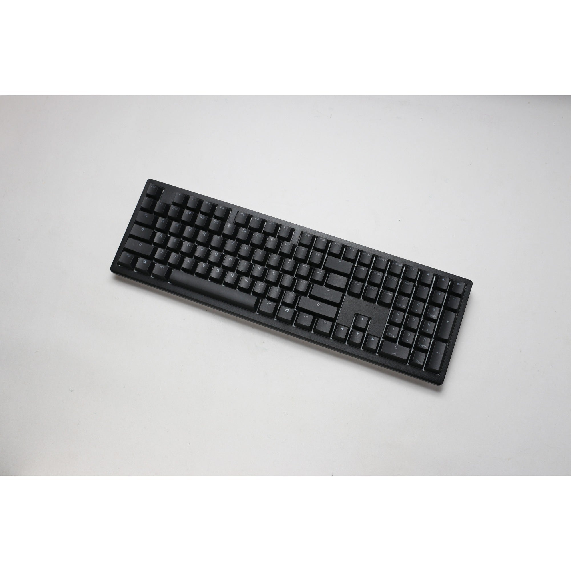 Ducky zero 6108 classic black, gaming toetsenbord (zwart wit, us lay-out, cherry mx2a speed silver, rgb leds, double-shot pbt, hot swap, 2.4ghz | bluetooth | usb-c)