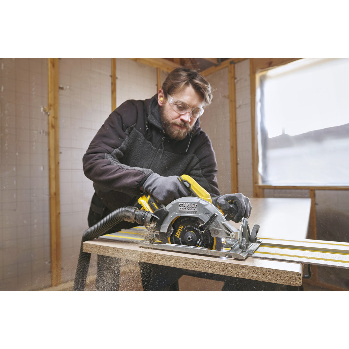 Stanley fatmax v20 18v cirkelzaag 190mm handcirkelzaag (zwart geel, accu en oplader inbegrepen, met koffer)