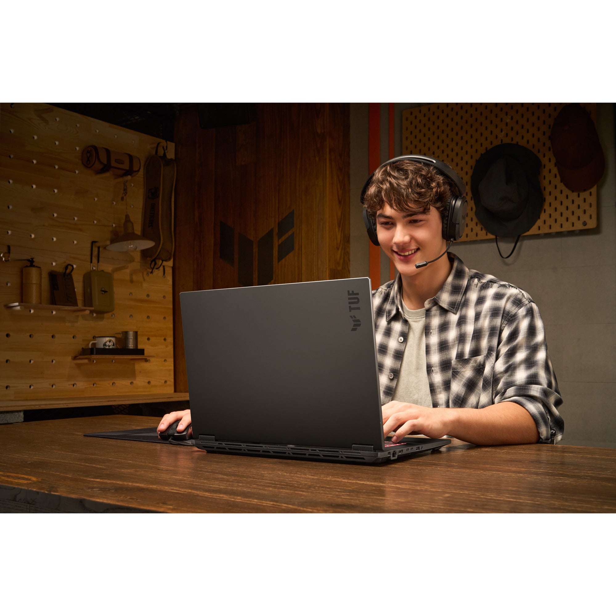 Asus tuf gaming a18 fa808up-s8011w 18 gaming laptop (zwart grijs | r7 260 | rtx 5070 | 16 gb | 1 tb ssd)
