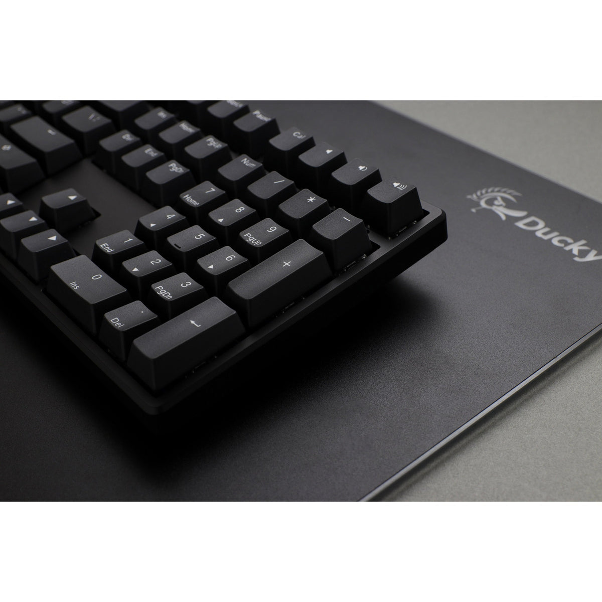 Ducky One 3 Phantom Black, keyboard (black, US layout, Cherry MX Red, hot-swap, PBT double-shot keycaps)