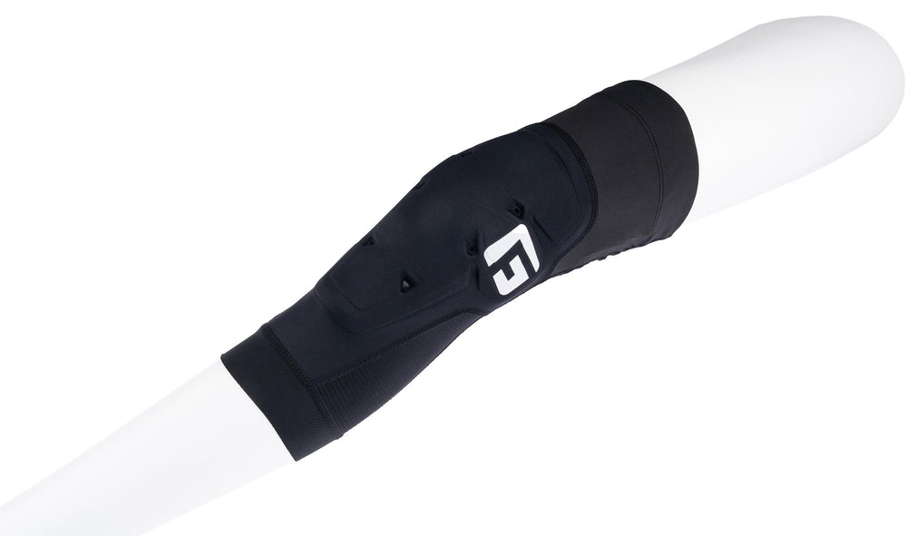 G-form knee protect. pro-x4 youth size s m