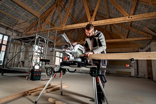Metabo kgs 18 ltx bl 305 accu afkortzaag 18 v | 8.0 ah | incl. 2 accu's en 1 lader - 614305810