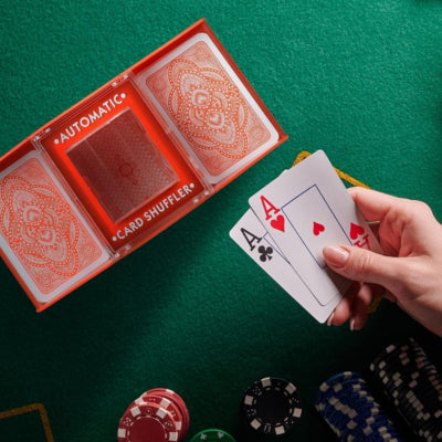 Relaxdays kaartenschudmachine op batterij rood 4 decks | 6 stuks