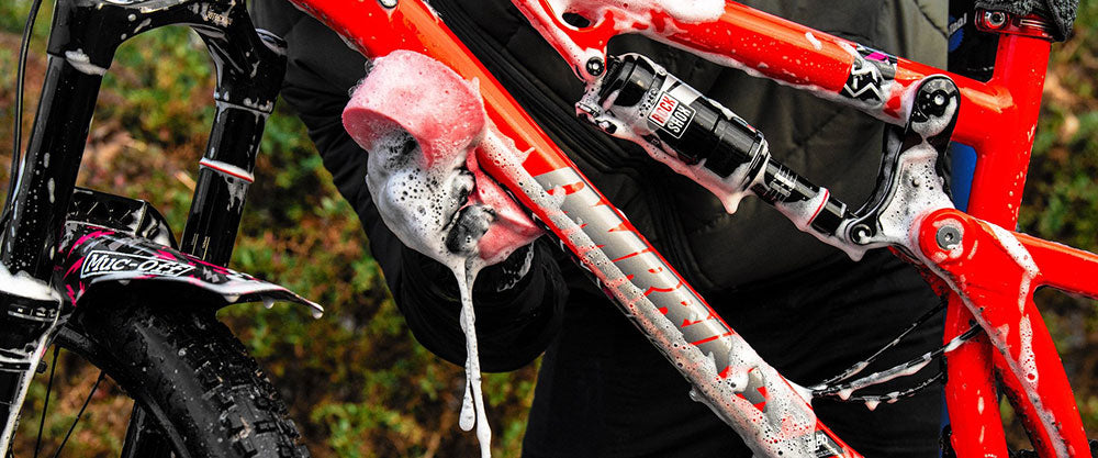 Muc-off expanding sponge
