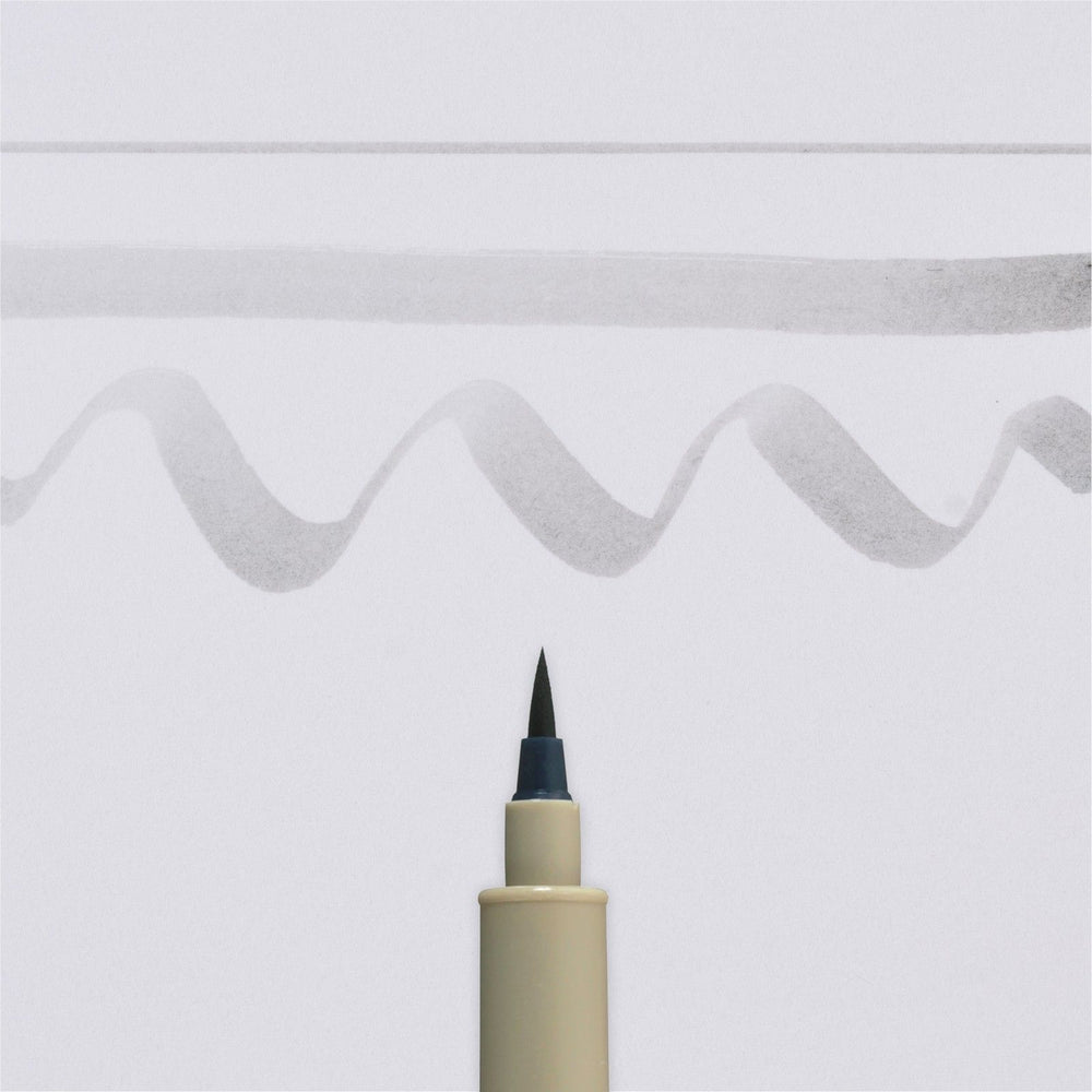 Sakura • pigma brush licht koelgrijs