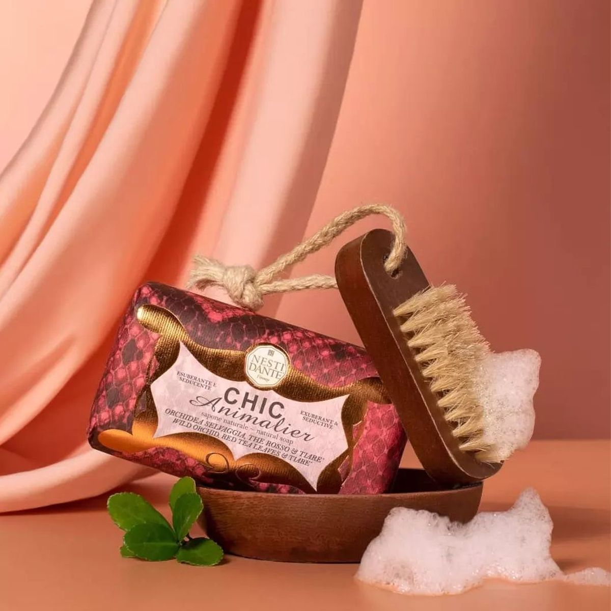 Nesti dante chic animalier wilde orchidee, rode rea bladeren tiare zeep 250gr.
