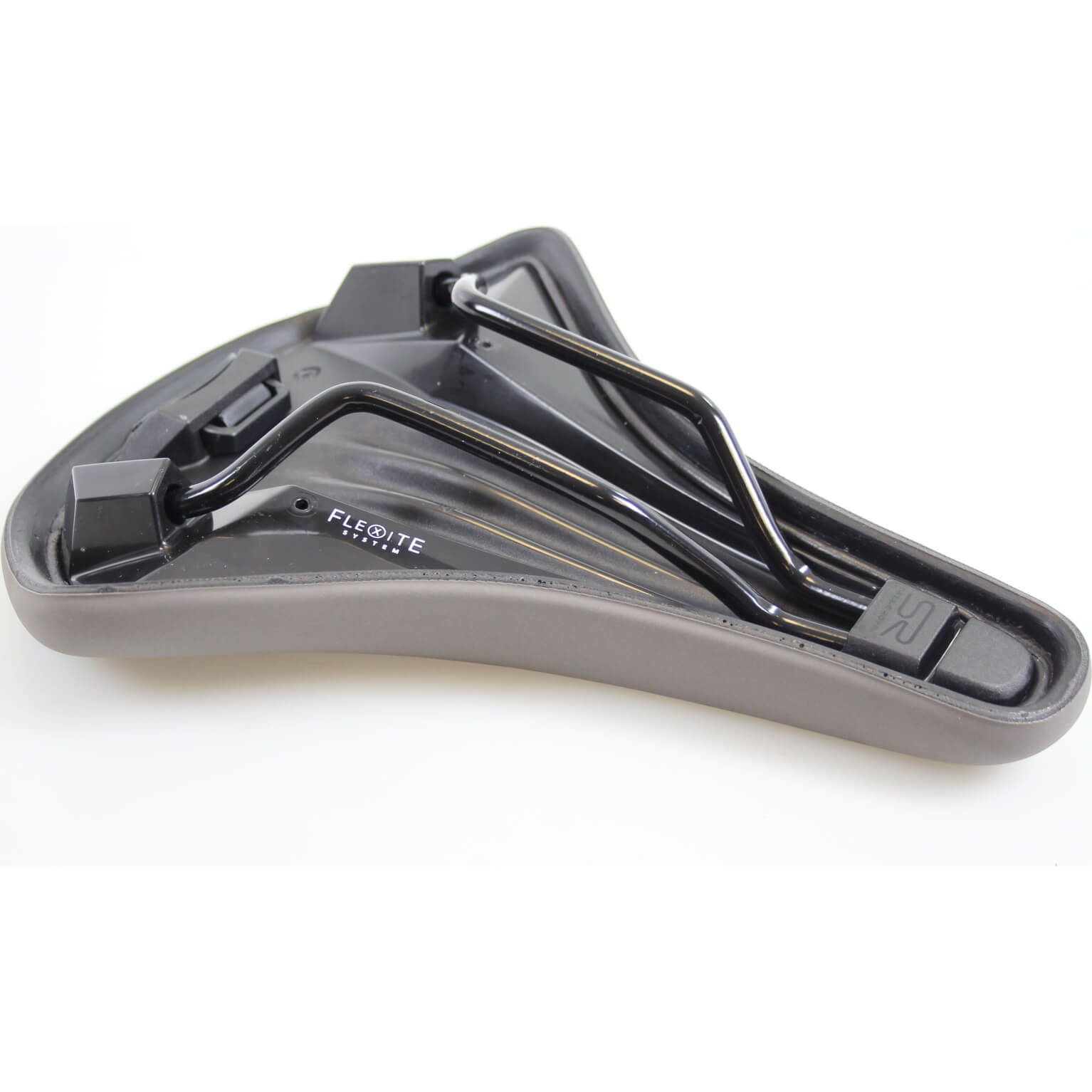 Cortina Zadel Essenza Matig D modderbruin