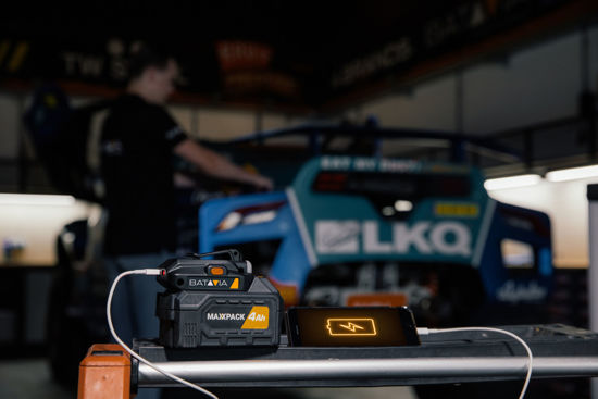 Ac Accu USB-stroomadapter en LED-lamp (Maxxpack 18V).