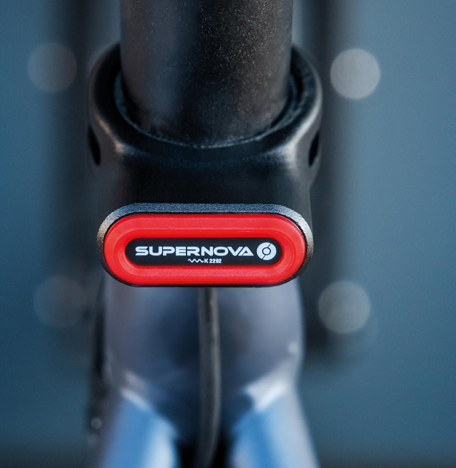 Supernova achterlicht tl3 mini rear light supern. tl3 mini 12v 27,2mm