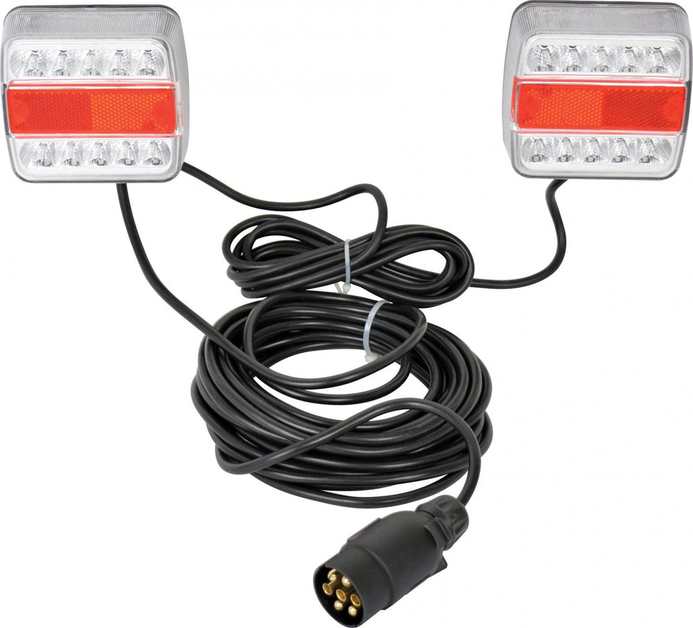 Carpoint led achterlicht set - magneetbevestiging - voor aanhanger of fietsdrager - direct op het plaatwerk te bevestigen – achterlicht 4 functies – 7 polige stekker – kabellengte tussen achterlichten 2.5 meter – kabellengte naar stekker 7.5 meter