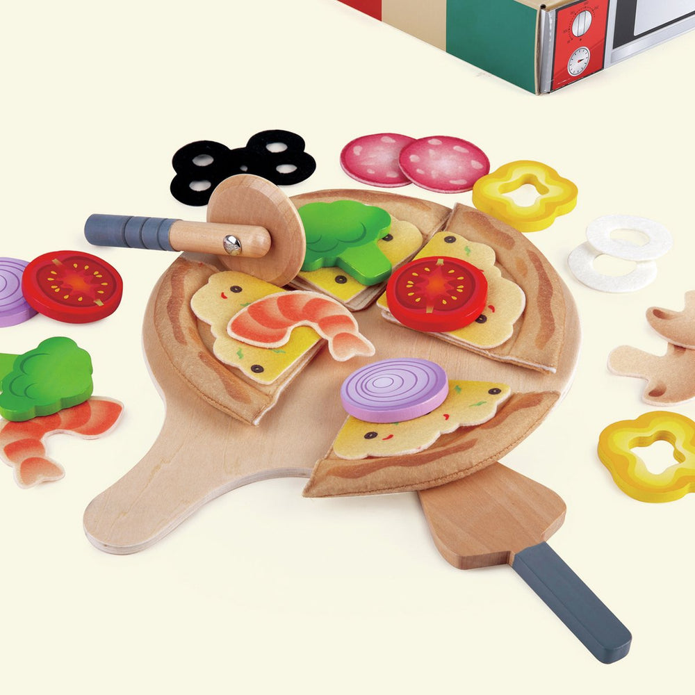 Hape pizza speelset - houten pizzeria speelgoed met 29 onderdelen, pizzaoven en bezorgdoos, vanaf 3 jaar