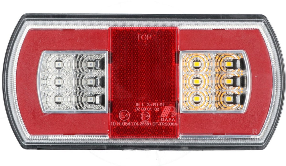 Carpoint led achterlicht - rechts - 5 functies- richtingaanwijzer, achterlicht, remlicht, kentekenverlichting reflector – schroefbevestiging 4 voor gemonteerde aansluitdraden - afmeting 165x80mm