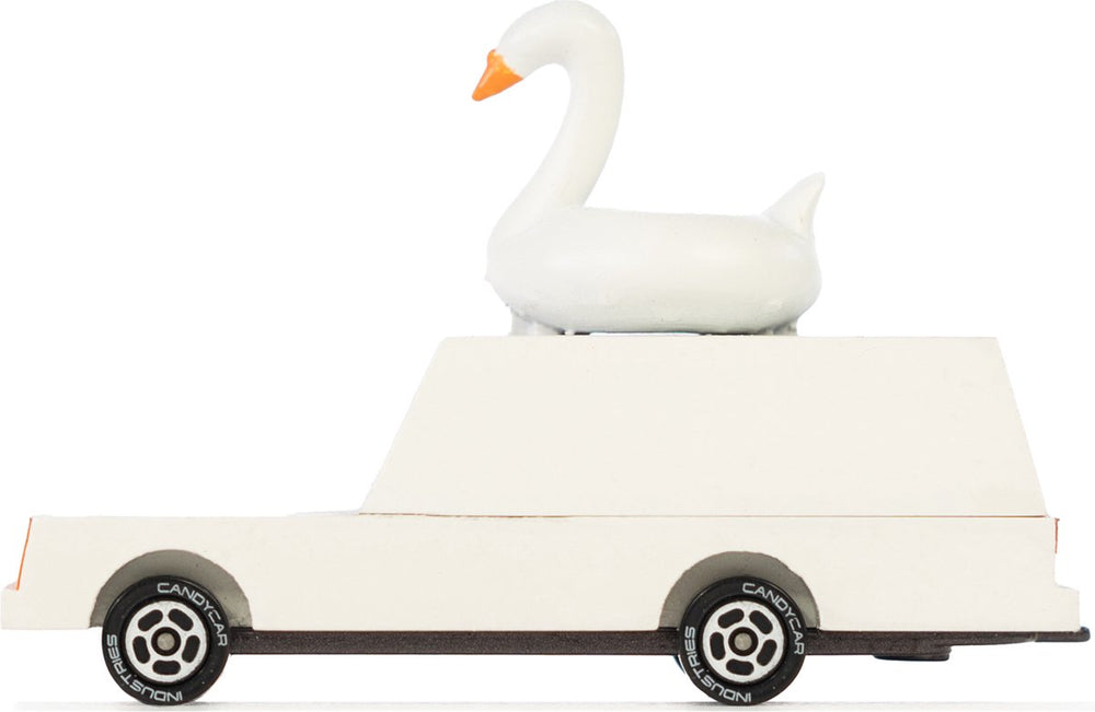 Candylab houten speelgoedauto - candycar white swan wagon retro design.