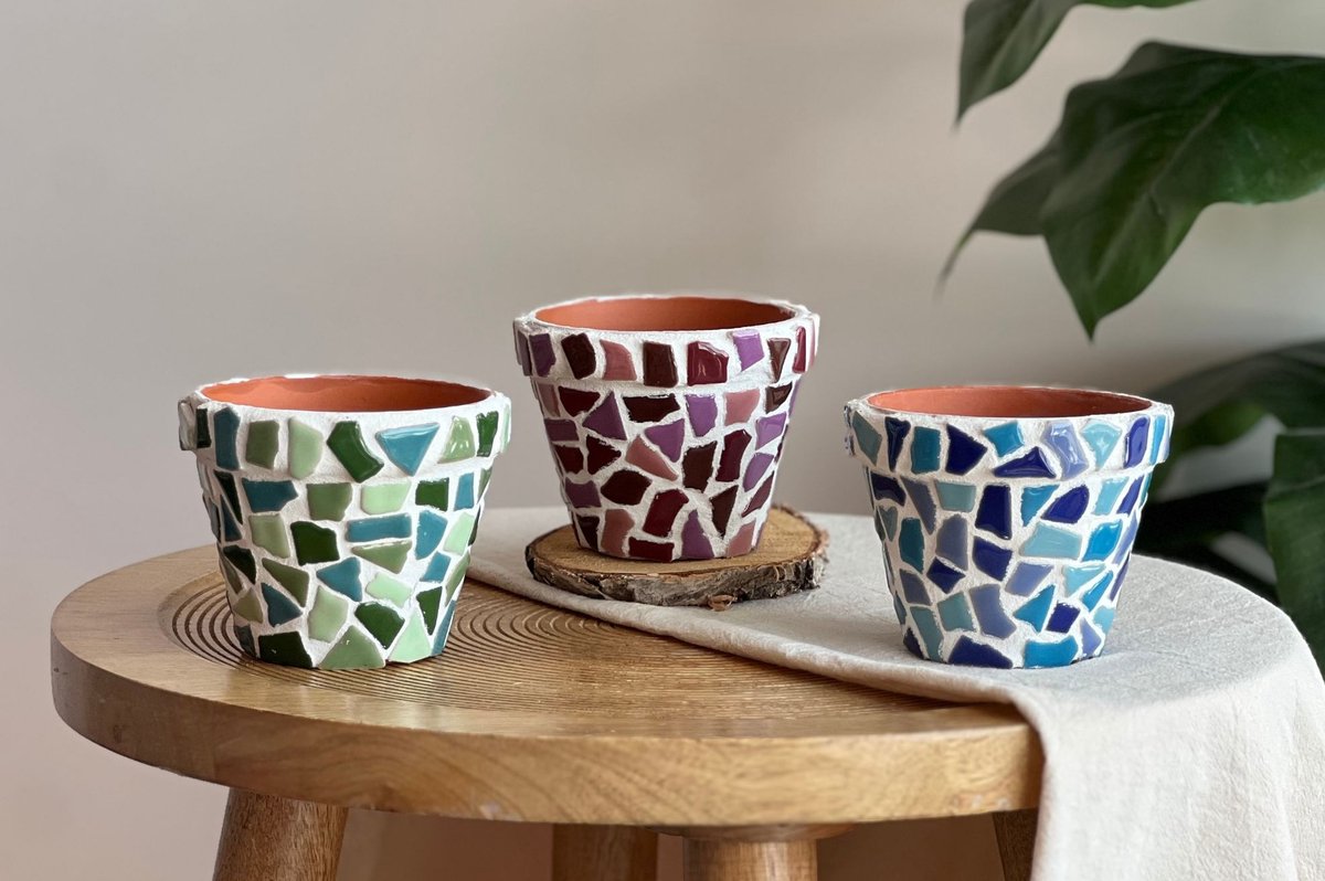 Little creations diy pakket - mozaïek bloempotten (2 stuks) blauw - hobbypakket volwassenen - knutselpakket voor volwassenen - mozaiek pakket