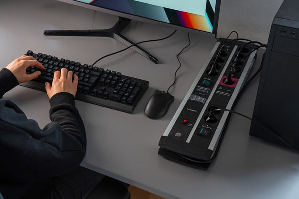 Brennenstuhl premium-protect-line 120.000a aut premium-protect-line gaming stekkerdoos 11-voudig met overspanningsbeveiliging, main-follow functie en 2 schakelaars (stekkerdoos 2-voudig usb 3.1 a, 3m kabel, made in germany)