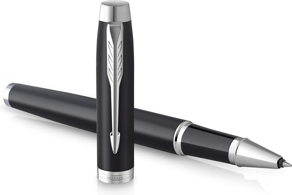 Parker im rollerballpen | matzwart met chromen trim | fijne punt met zwarte inktvulling | geschenkverpakking