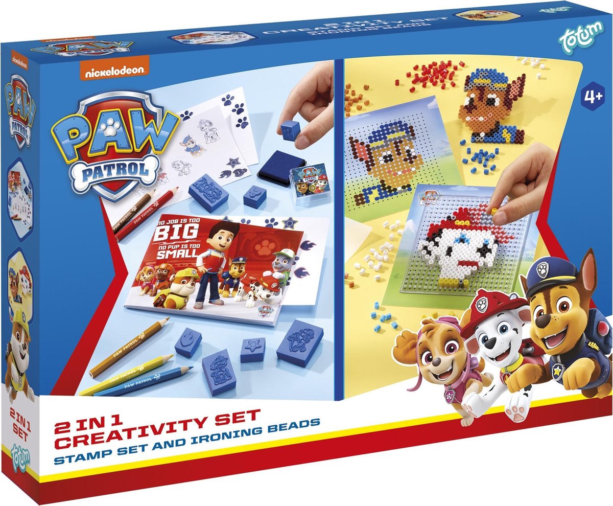 Totum paw patrol 2 in1 knutselset stempelen, kleuren, strijkkralen met chase en marshall cadeautip creatief speelgoed