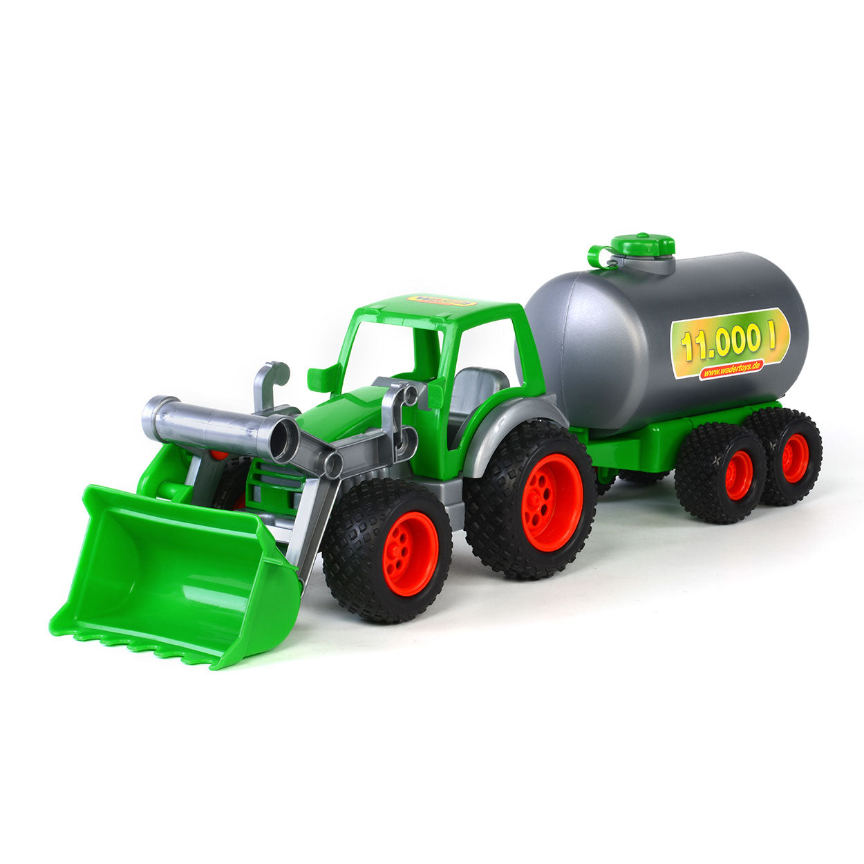 Cavallino tractor met voorlader en tankwagen