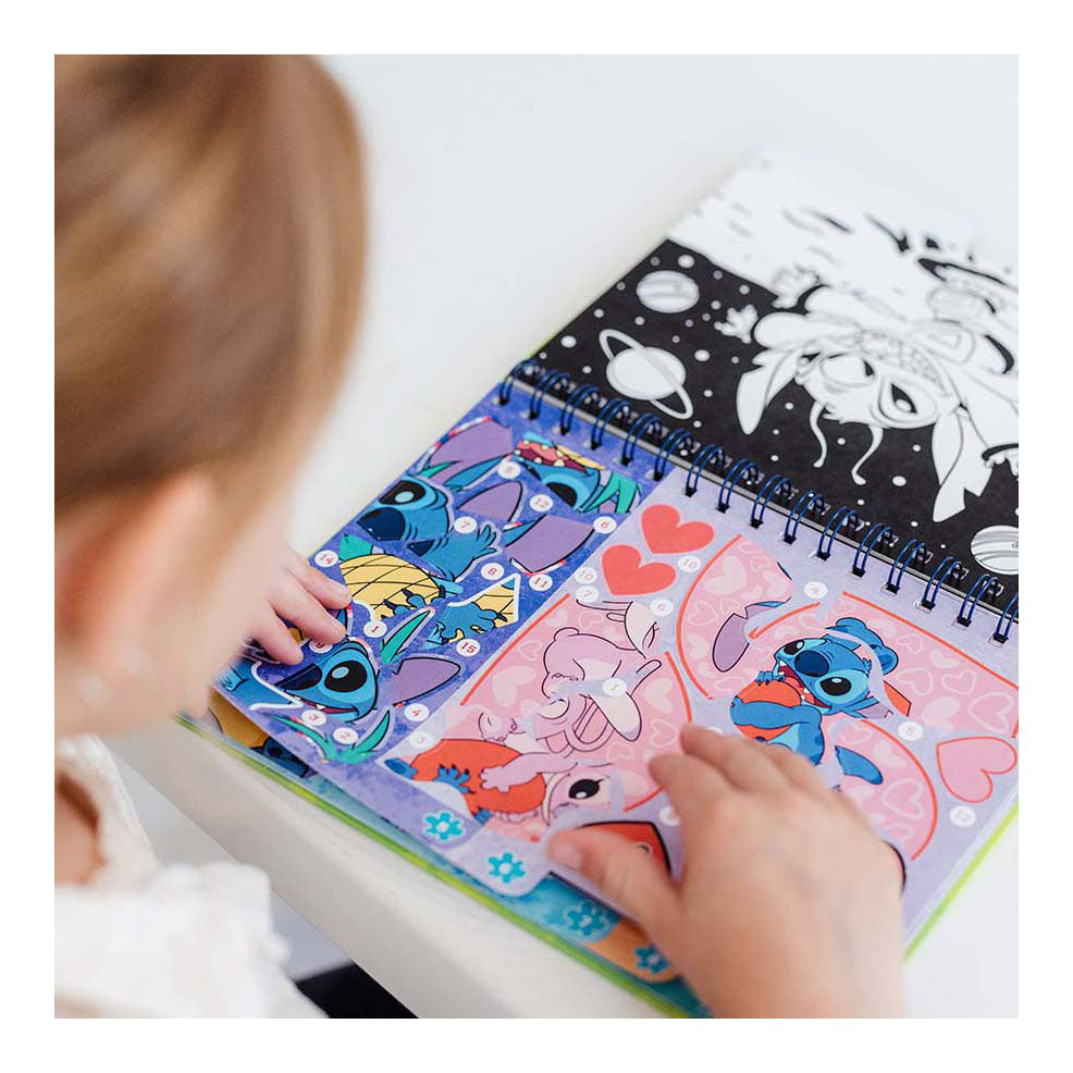 Totum stickers op nummer boek stitch