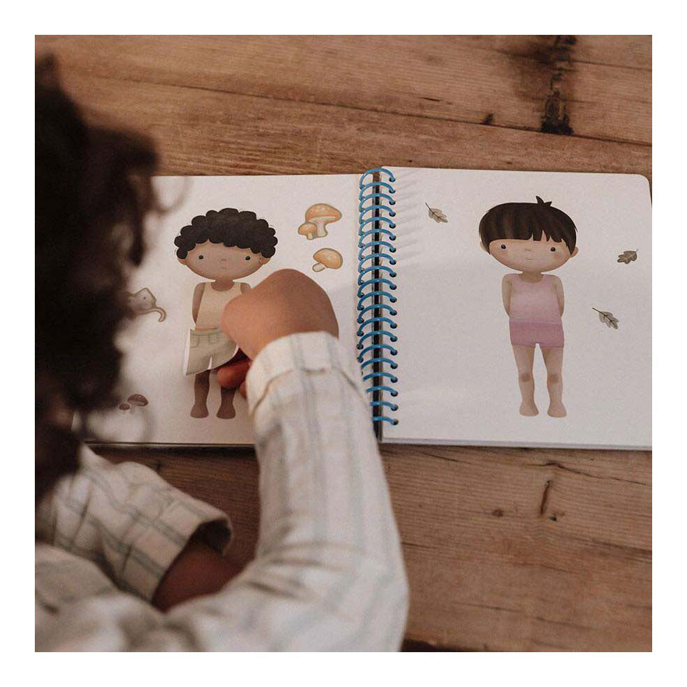 Little Dutch aankleedstickerboek Jim Forest Friends