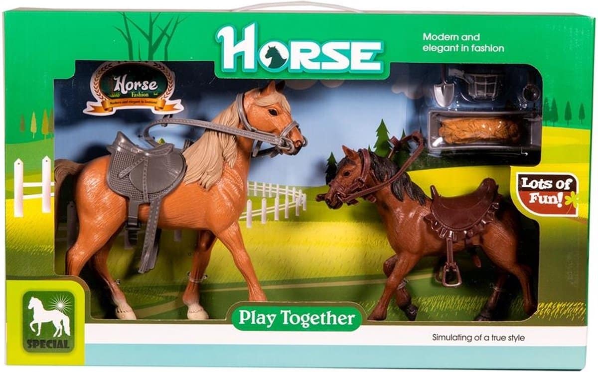 Paard paard met veulen en diverse accessoires