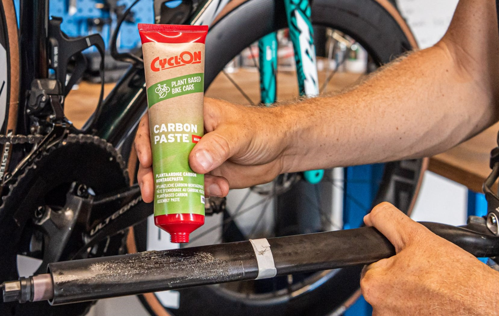 Cyclon Carbon montagepasta op plantenbasis pot 500 ml