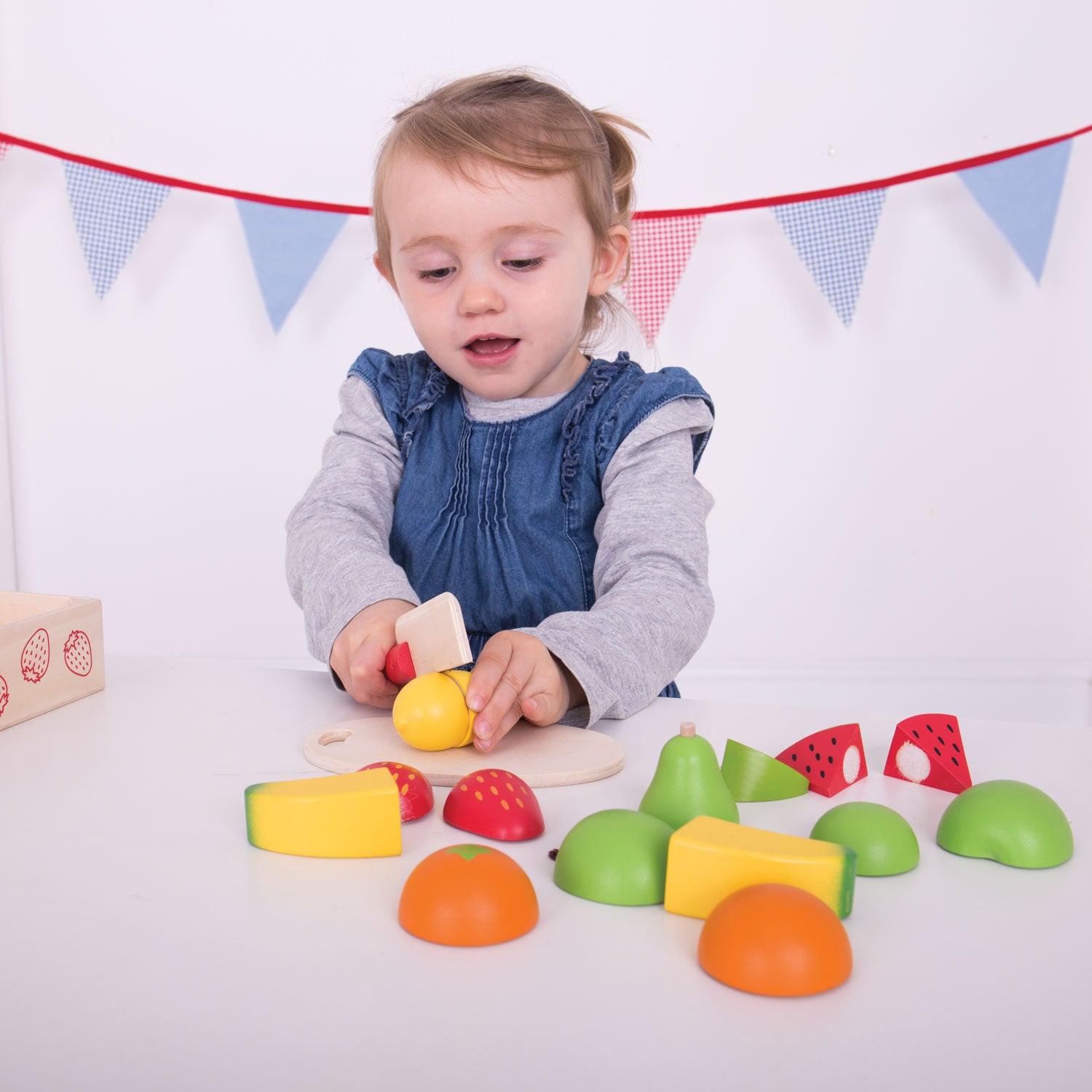 Bigjigs toys houten kistje met fruit en klittenband - mer mes en plank - bigjigs - 18-delig