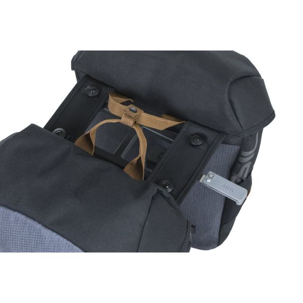 Basil dubbele fietstas miles mik 34 liter 13 x 26 x 35 cm - zwart grijs