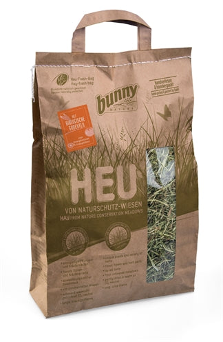 Bunny natuur natuurweide hooi met groente
