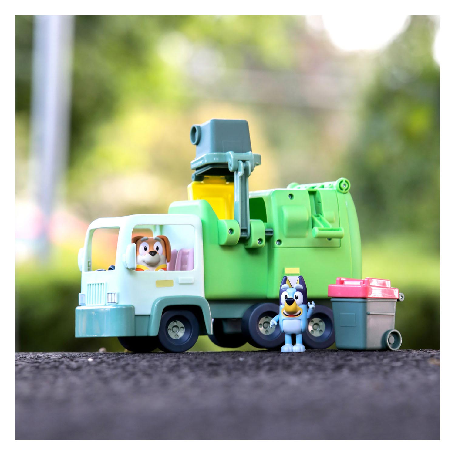 Elandenspeelgoed bluey vuilniswagen met speelfiguren
