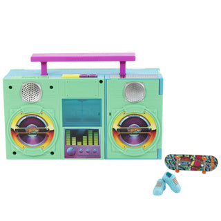 Hot Wheels skate boombox skatepark