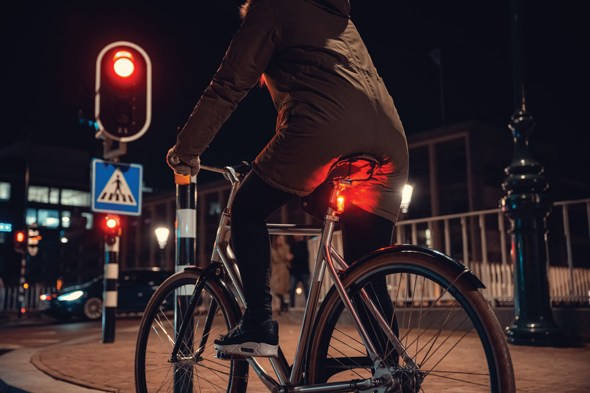 CC0804A Axa DWN USB achterlicht-signaal