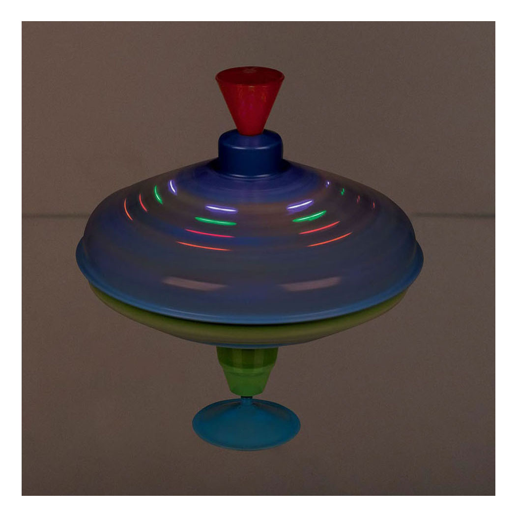 Goki zoemende naar ruimte met licht