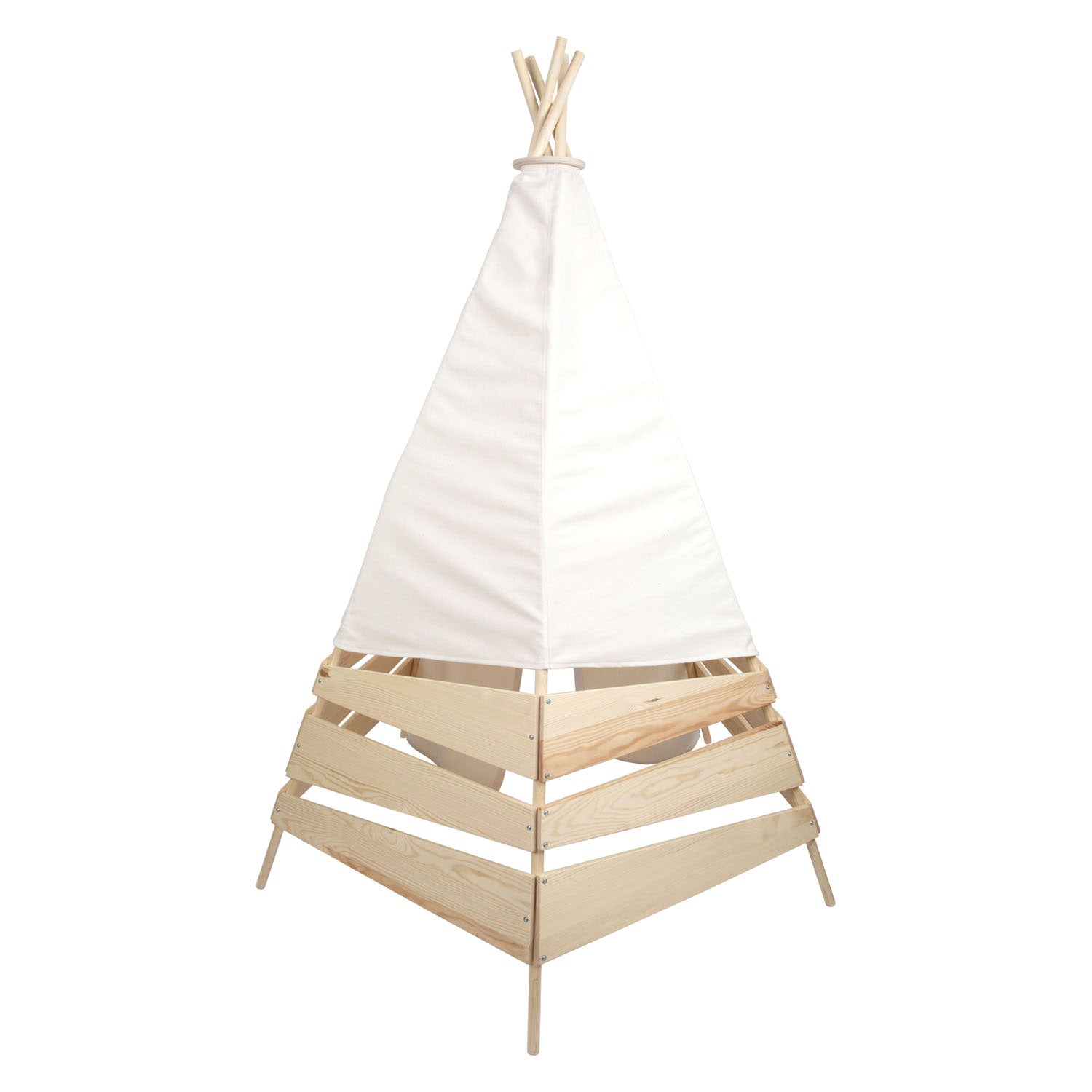 Small foot - houten tipi tent buiten